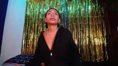 Snapshot of anais__cooper_ chatting on 5, 1, 2025 anais cooper online show from 5, 1, 2025