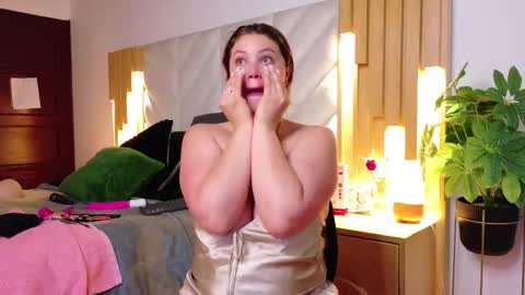 Anaise  online show from 13, 9, 2025