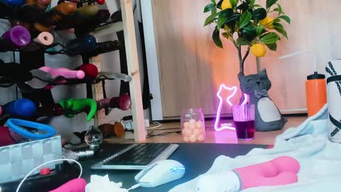       SING UP    JOIN FAN CLUB   FOLLOW     LIKE   online show from 12, 12, 2024