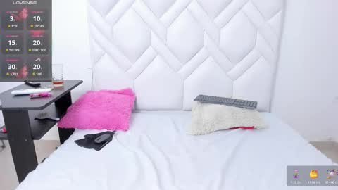 analia18  online show from 15, 10, 2025