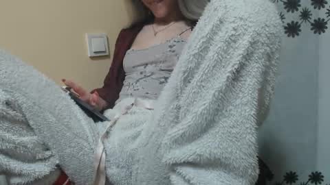 Snapshot of analove200 chatting on 1, 2, 2025 analove200 online show from 1, 2, 2025