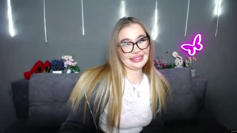 anastacyyellig online show from 17, 4, 2026
