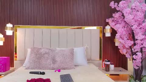 Mia online show from 22, 6, 2026