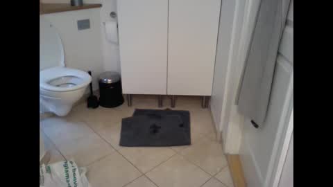 Snapshot of and_andys chatting on 18, 12, 2025 and_andys online show from 18, 12, 2025