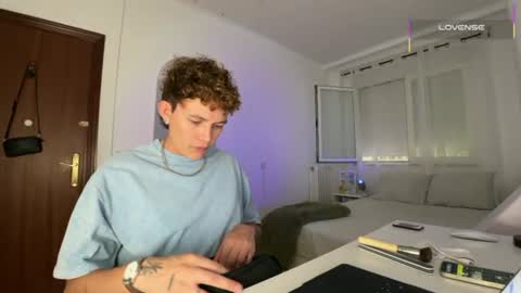Snapshot of anddres_boss chatting on 28, 6, 2026 Tell Me ANDRESS ----- online show from 28, 6, 2026
