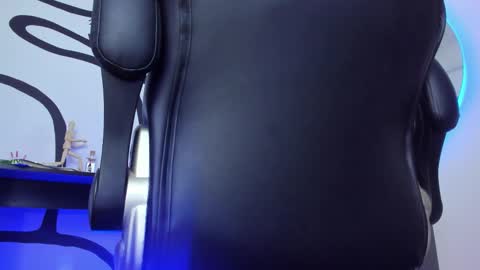 Snapshot of anders_x chatting on 12, 9, 2025 Andrs - online show from 12, 9, 2025