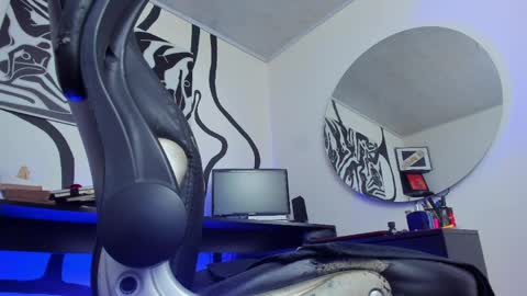 Snapshot of anders_x chatting on 28, 4, 2026 Andrs - online show from 28, 4, 2026