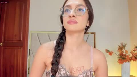 Andra Cyrus online show from 14, 6, 2026