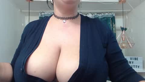 AndraHart  online show from 23, 2, 2025