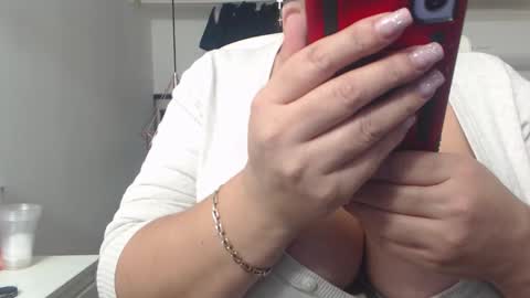 Snapshot of andrahart_ chatting on 4, 10, 2025 AndraHart  online show from 4, 10, 2025