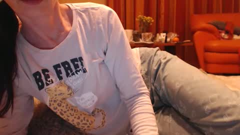 Snapshot of andrasweetie chatting on 4, 6, 2026 Andra online show from 4, 6, 2026