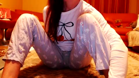 Snapshot of andrasweetie chatting on 5, 7, 2026 Andra online show from 5, 7, 2026