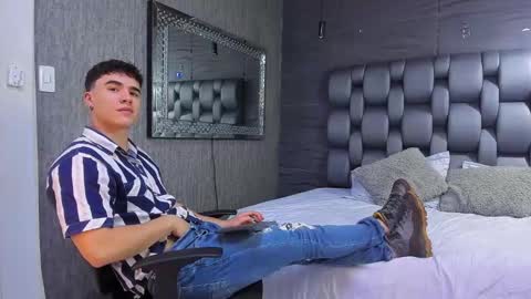 Snapshot of andre_parker chatting on 18, 12, 2024 Andre Parker online show from 18, 12, 2024