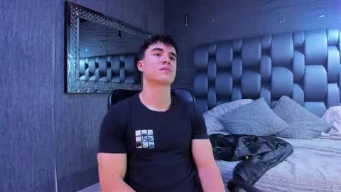 Snapshot of andre_parker chatting on 4, 1, 2025 Andre Parker online show from 4, 1, 2025