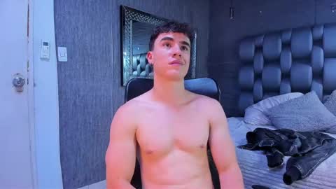 Snapshot of andre_parker chatting on 5, 1, 2025 Andre Parker online show from 5, 1, 2025