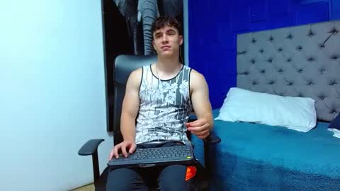 Snapshot of andre_parker chatting on 4, 2, 2025 Andre Parker online show from 4, 2, 2025