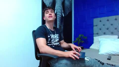 Snapshot of andre_parker chatting on 26, 2, 2025 Andre Parker online show from 26, 2, 2025