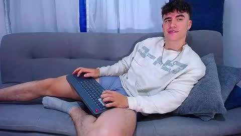 Snapshot of andre_parker chatting on 8, 11, 2025 Andre Parker online show from 8, 11, 2025