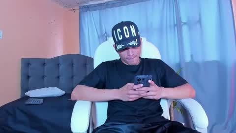 Snapshot of andre_stone22 chatting on 6, 1, 2025 andre_stone22 online show from 6, 1, 2025