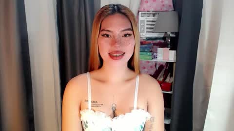 andrea06121998 online show from 6, 3, 2026