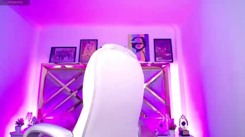 Snapshot of andrea_bloomix chatting on 19, 9, 2025 Andrea Bloomix online show from 19, 9, 2025