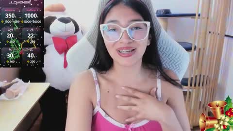 Snapshot of andrea_bonnie chatting on 20, 12, 2025 andrea_bonnie online show from 20, 12, 2025