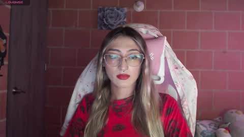 Snapshot of andrea_camila chatting on 30, 10, 2025 Andrea online show from 30, 10, 2025