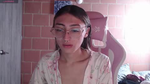 Snapshot of andrea_camila chatting on 10, 11, 2025 Andrea online show from 10, 11, 2025