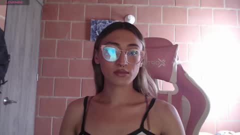 Snapshot of andrea_camila chatting on 10, 2, 2026 Andrea online show from 10, 2, 2026