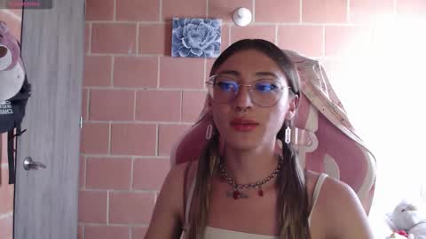 Snapshot of andrea_camila chatting on 20, 2, 2026 Andrea online show from 20, 2, 2026