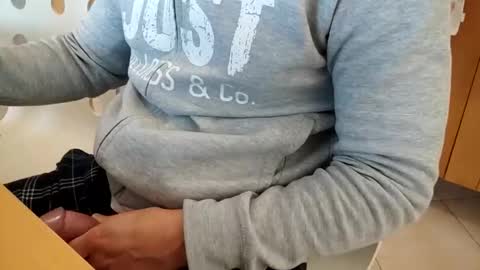 Snapshot of andrea_feetlover chatting on 6, 11, 2025 andrea_feetlover online show from 6, 11, 2025