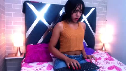 Snapshot of andrea_gill_ chatting on 17, 2, 2025 Andres Gil online show from 17, 2, 2025