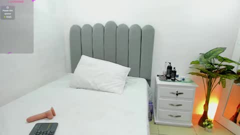  Andrea  online show from 3, 3, 2025