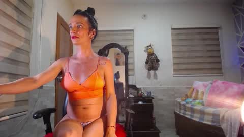 Snapshot of andrea_ospina1 chatting on 23, 3, 2026 andrea ospina1 online show from 23, 3, 2026