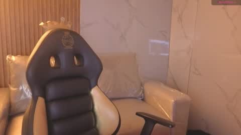 Andrea Ramos online show from 1, 12, 2025