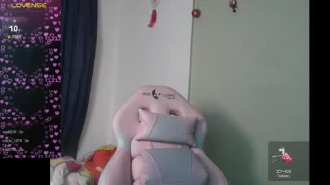 Snapshot of andrea_saenz_ chatting on 7, 12, 2024 online show from 7, 12, 2024