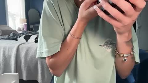 Andrea Elizabeth online show from 16, 9, 2025