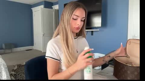 Andrea Elizabeth online show from 22, 9, 2025