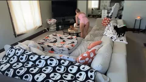 Andrea Elizabeth online show from 16, 10, 2025