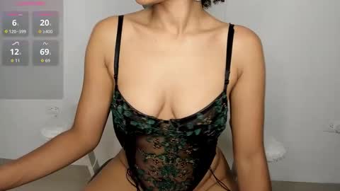 Snapshot of andrearboleda chatting on 27, 10, 2025 Andrea  online show from 27, 10, 2025