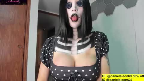 onlyfans danielaleon69   IG danielaleon637 online show from 31, 10, 2025