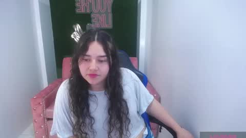 Snapshot of andrelica22_t chatting on 1, 10, 2025 ANDREA online show from 1, 10, 2025
