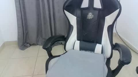 andres180950734 online show from 18, 11, 2025