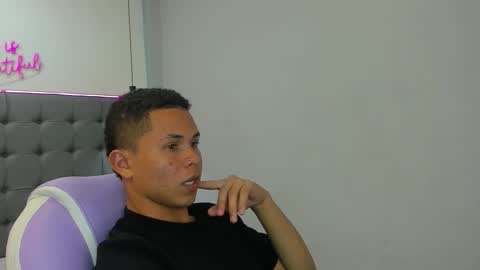 Snapshot of andres1_8 chatting on 20, 12, 2025 IM ANDRES online show from 20, 12, 2025