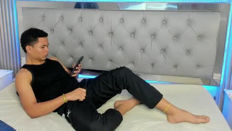 Snapshot of andres1_8 chatting on 30, 4, 2026 IM ANDRES online show from 30, 4, 2026
