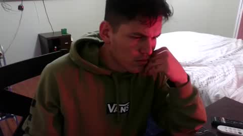 andres817542 online show from 2, 1, 2025