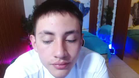Snapshot of andres_tay chatting on 15, 4, 2026 andres_tay online show from 15, 4, 2026