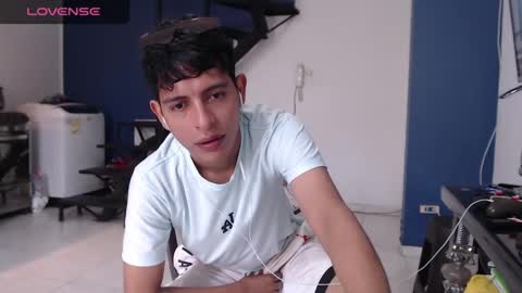 Snapshot of andressdean chatting on 4, 2, 2025 Andres Dean online show from 4, 2, 2025