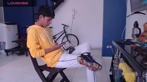 Snapshot of andressdean chatting on 10, 2, 2025 Andres Dean online show from 10, 2, 2025