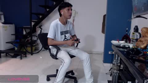 Snapshot of andressdean chatting on 27, 9, 2025 Andres Dean online show from 27, 9, 2025